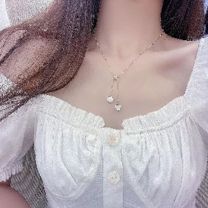 Sweet Heart Shell Pendant Necklace 